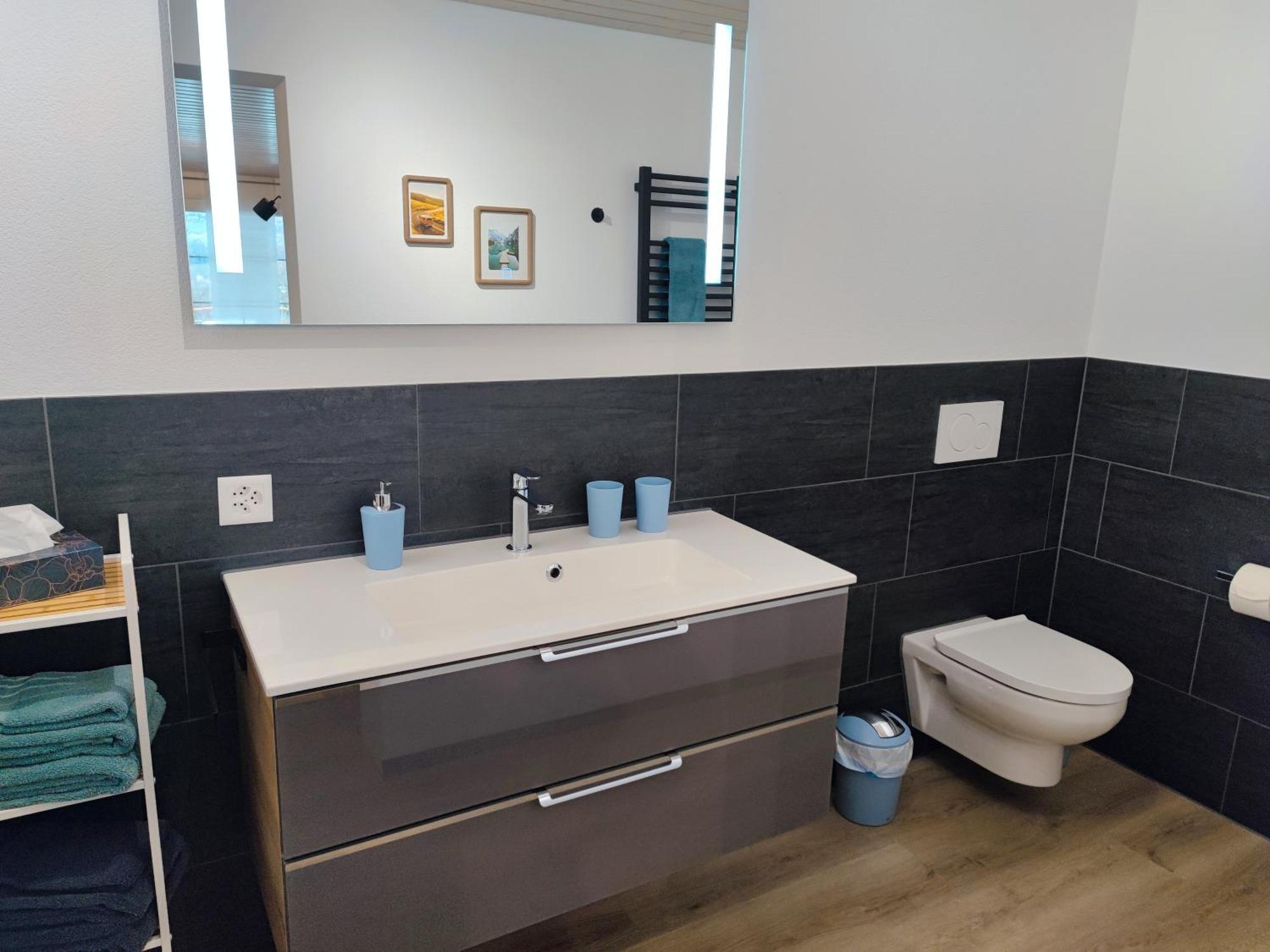 Kleine Auszeit - 2-Zimmer Ferienwohnung Spiez Dış mekan fotoğraf